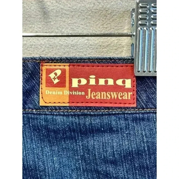 PINQ Women’s Authentic Demin Blue Jean Size 20 With Embroidery’s On Back Pockets - Picture 4 of 10